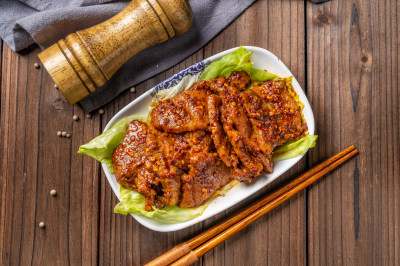 盘中美味的麻辣牛肉