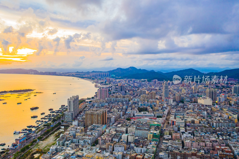 汕尾港海岸线日落航拍