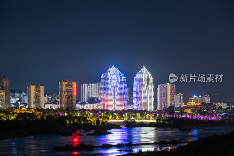 夜景城市河流倒影