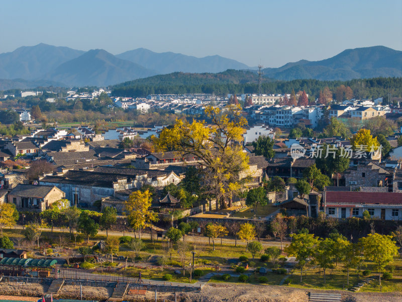 航拍安徽宣城泾县桃花潭风景区老街村庄