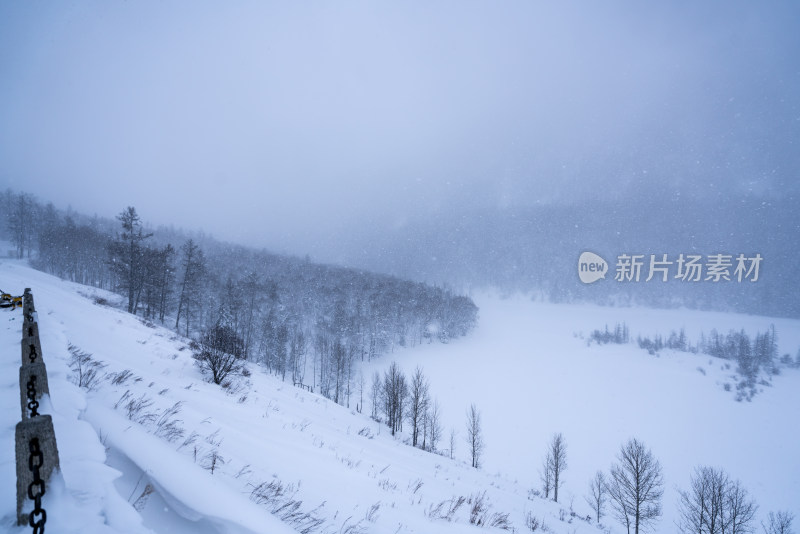 新疆阿勒泰喀纳斯冬季雪景