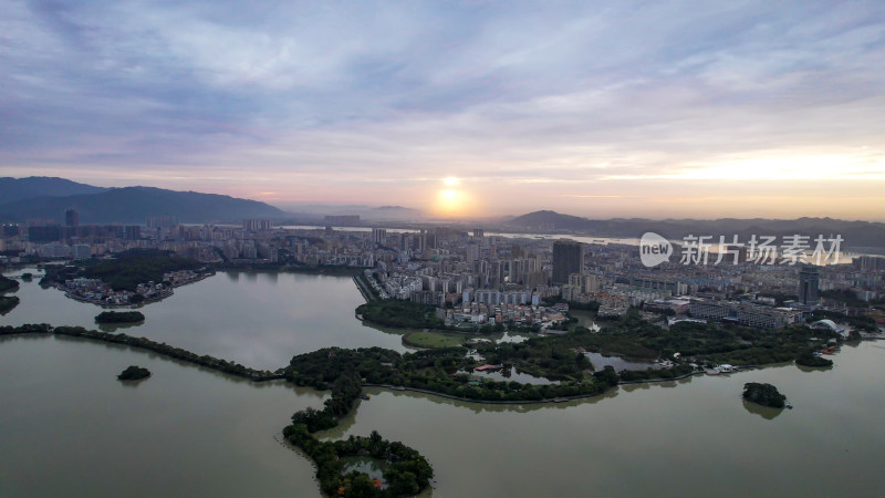 广东肇庆城市清晨航拍