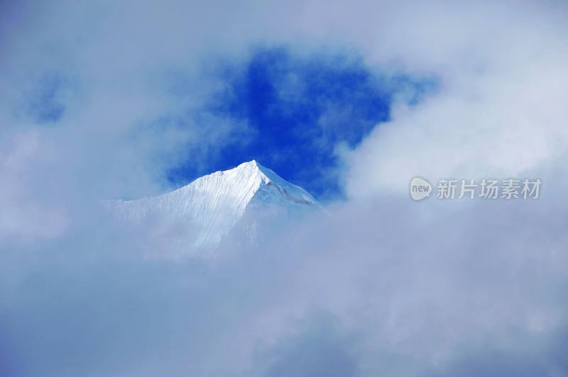 珠峰东坡雪山河流自然风景