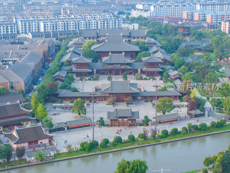 航拍上海宝山寺佛教寺院自然风光