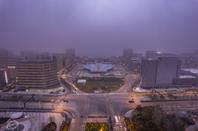 航拍上海滴水湖地铁站夜景