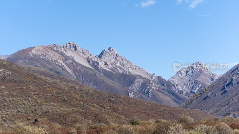 从黄龙九寨站前往九寨沟的大巴窗外风景