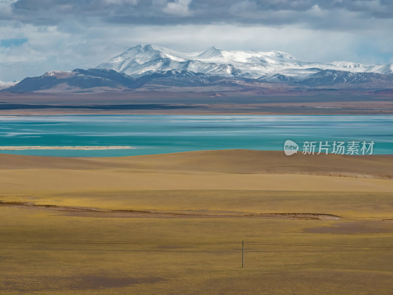 西藏那曲地区无人区达则措雪山湖泊高空航拍