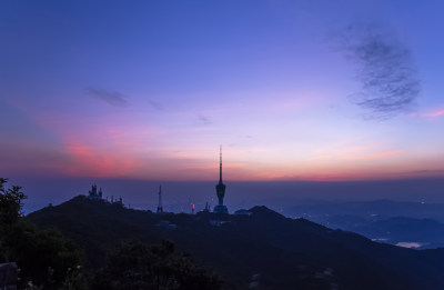 深圳盐田梧桐山顶电视塔与夕阳余晖晚霞