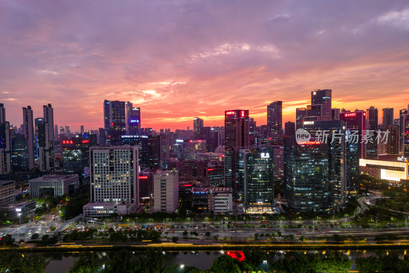 深圳南山区高新园、科技园的晚霞夜景