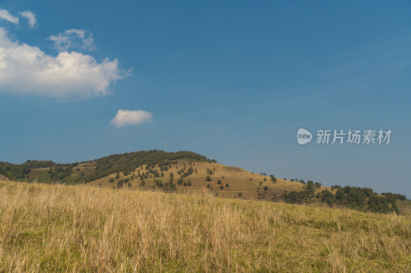 山顶的天空和风景