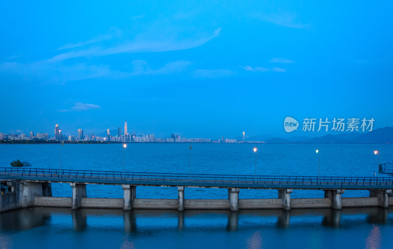 深圳湾滨海CBD摩天大楼建筑与桥梁