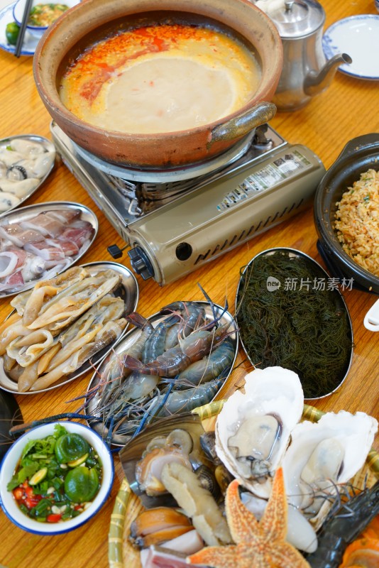 海南特色海鲜美食糟粕醋火锅