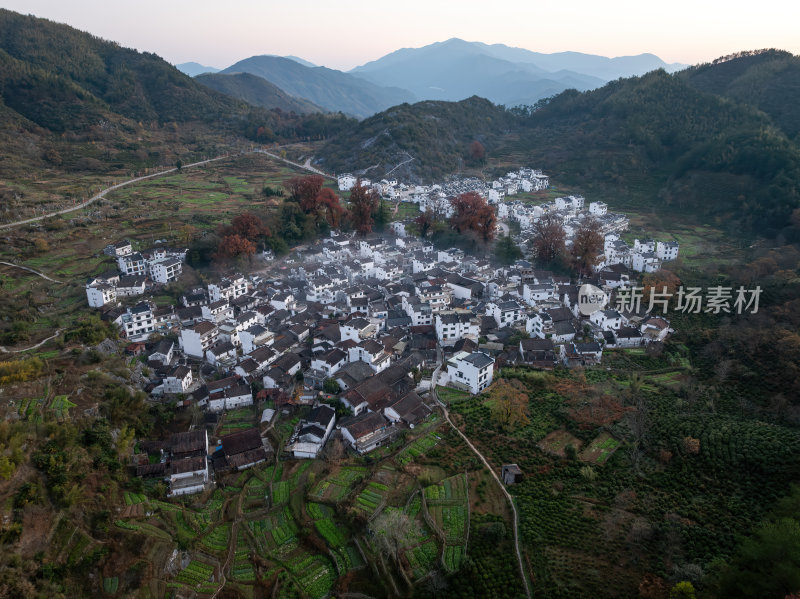 江西上饶婺源石城红枫网红景点日出晨雾航拍