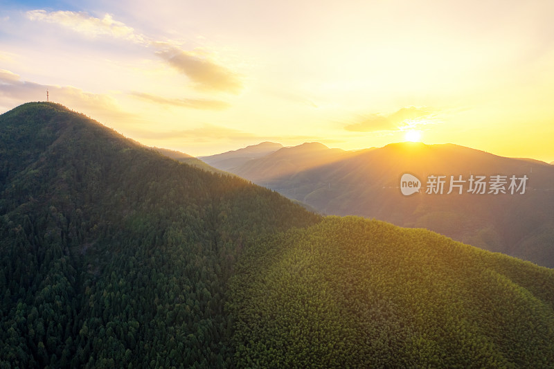 大气磅礴连绵群山山脉日出日落航拍风景