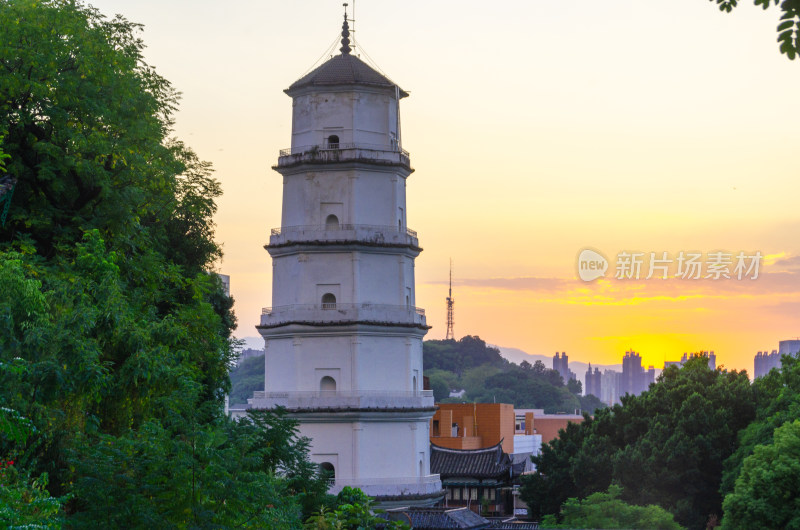 亚洲中国福建省福州市于山风景区定光寺白塔