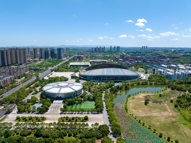 晴天航拍衡阳市体育中心、现代建筑钢架结构