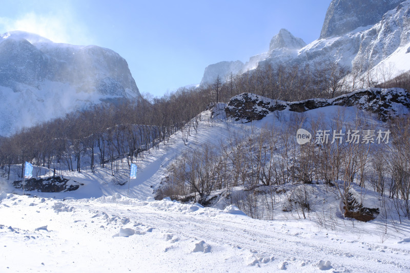 长白山雪地摩托车道