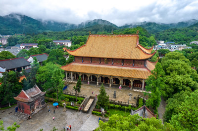 航拍南岳衡山佛教圣地-南岳大庙圣帝殿