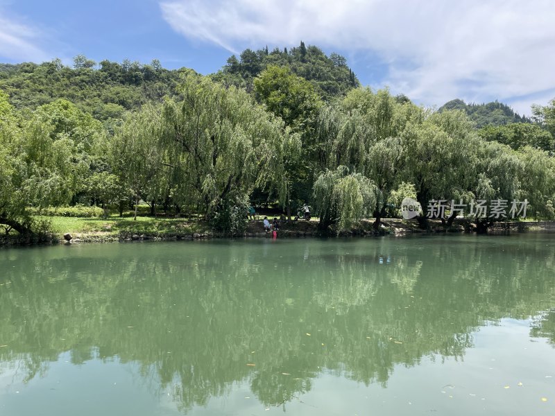 贵州省贵阳市花溪十里河滩景色