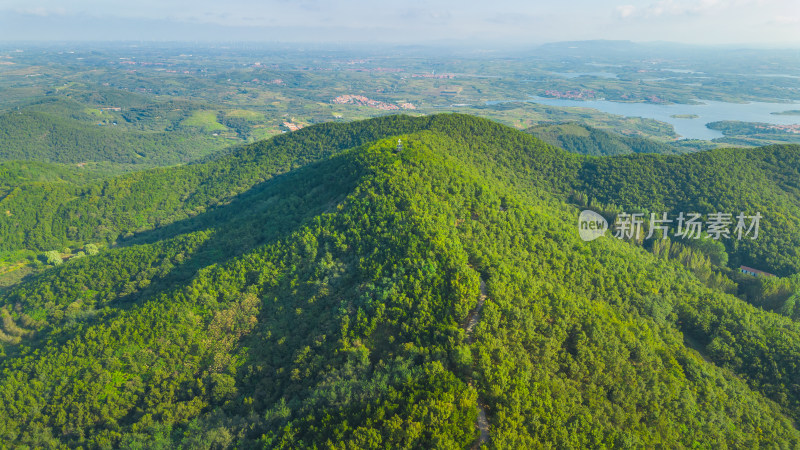 航拍视角青山绿水自然风景