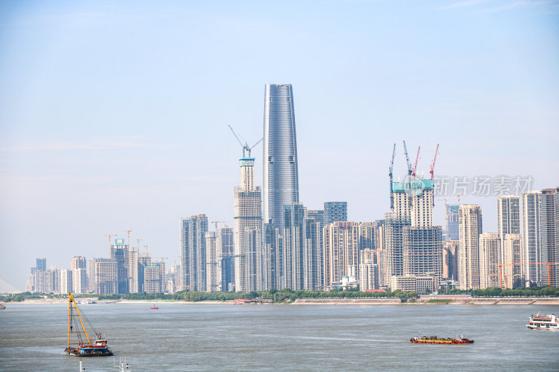 湖北武汉长江江滩沿线风景