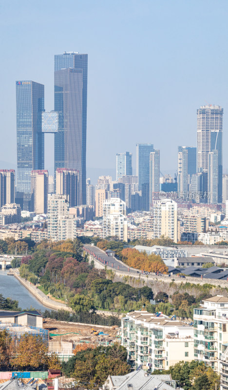 南京城市建筑与自然景观融合全景