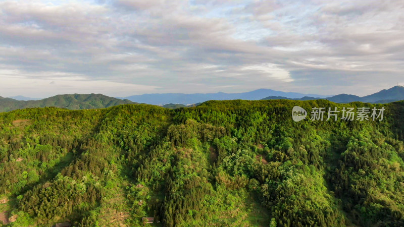 连绵起伏山川风景