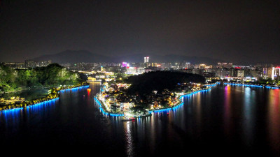 广东肇庆七星岩岩前村夜景航拍图