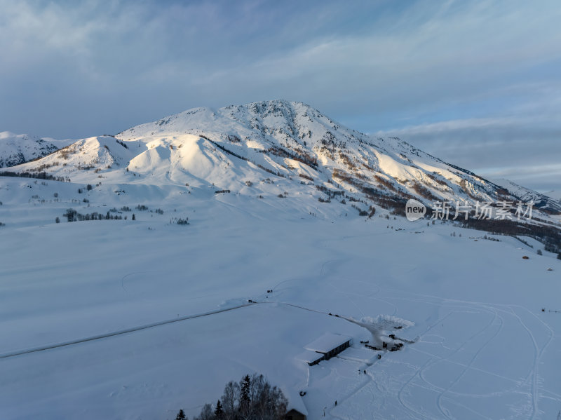 新疆北疆阿勒泰禾木冬季雪景童话世界航拍