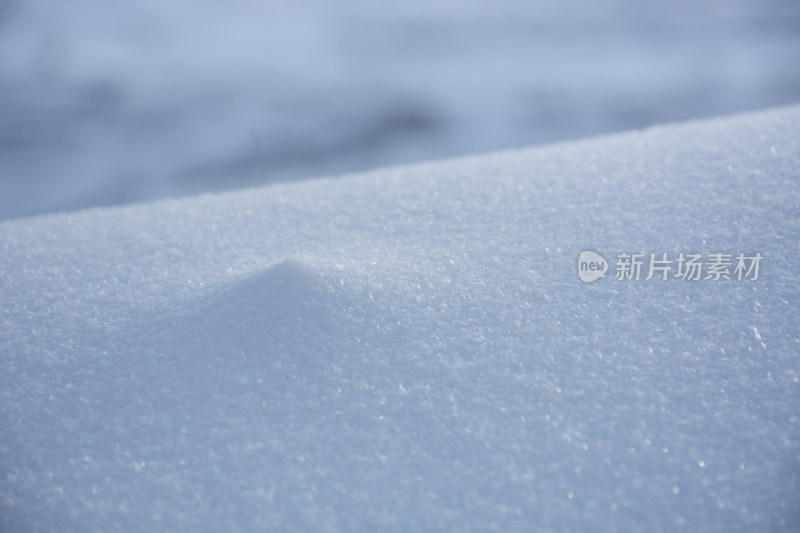 中国北方冬天雪起伏的特写