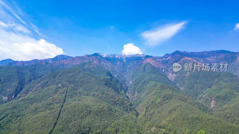 云南大理古镇苍山洱海蓝天白云旅游航拍