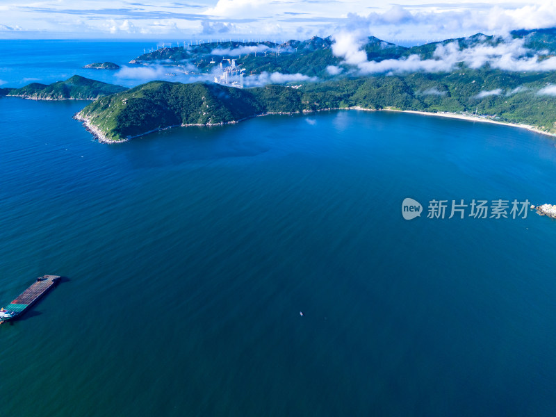 蓝色海洋大海海岛风光航拍图