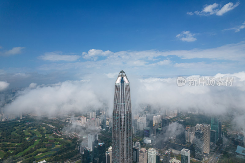 深圳平安金融中心云海航拍图