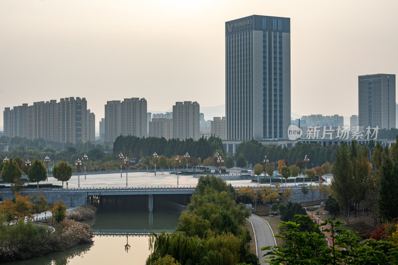 河畔城市建筑与景观