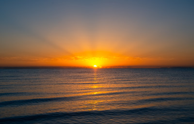 青海黑马河乡青海湖日出唯美自然风光