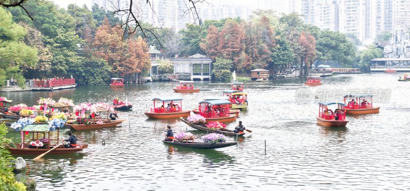 广州市荔湾湖公园水上花市花船