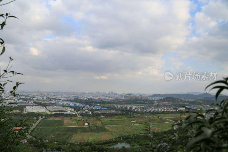 苏州大阳山山顶俯瞰城市全景