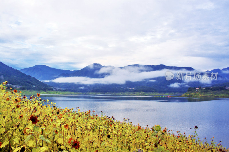 风景湖泊雅女湖