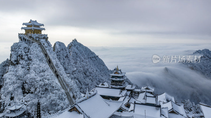 河南老君山清晨雪后云海日出航拍