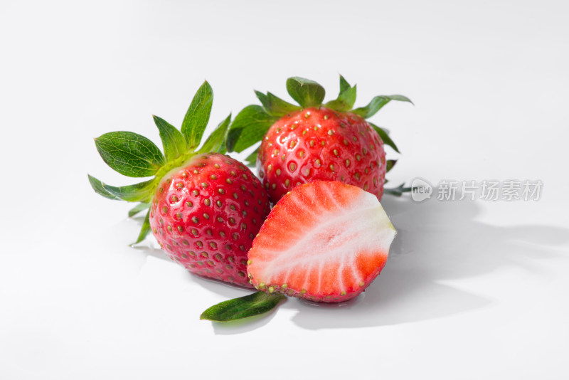 新鲜多汁的草莓