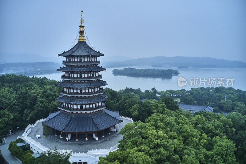 清晨时分的雷峰塔