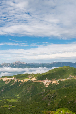 蓝天白云草原山峰山脉云海