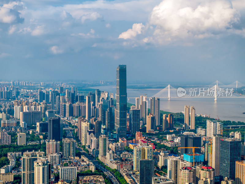 航拍夏天武汉城市天际线与长江风光