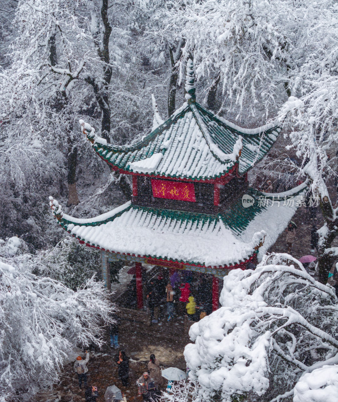 爱晚亭雪景