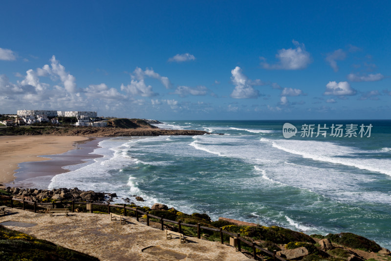 波涛汹涌的大海