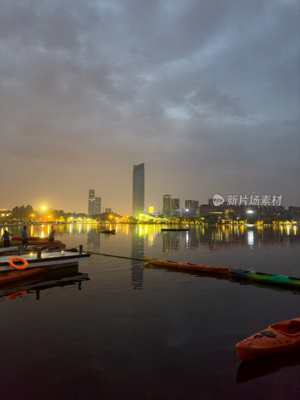 成都兴隆湖城市风光夜景天际线