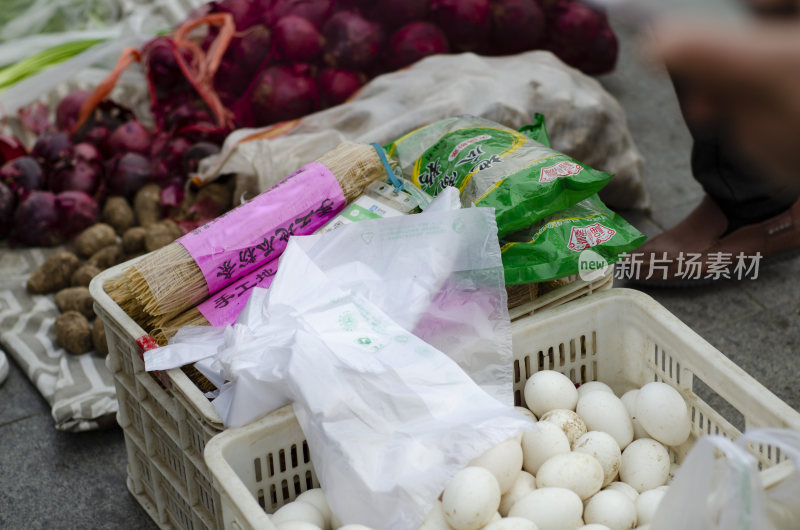 菜市场食材摊位景象