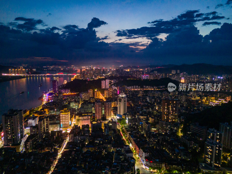 广西梧州城市晚霞夜景灯光航拍图