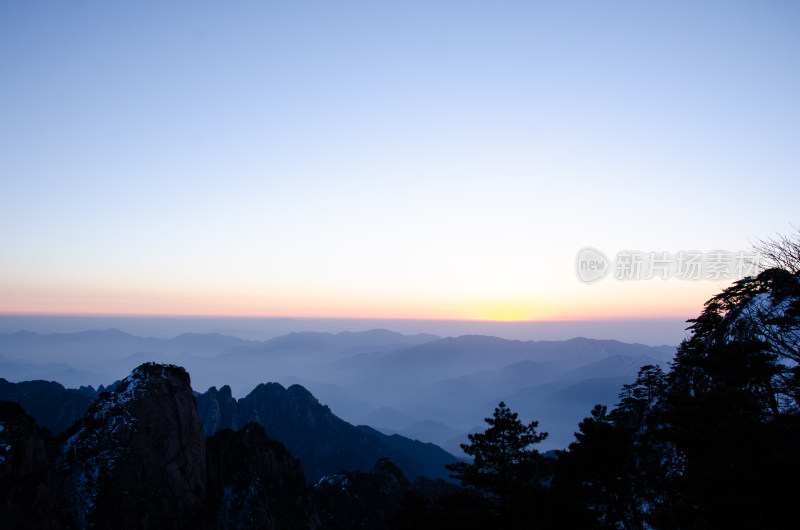 安徽黄山日出云海风光