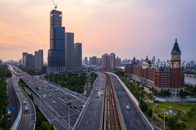 天津海河复兴门地铁站海津大桥城市交通风光